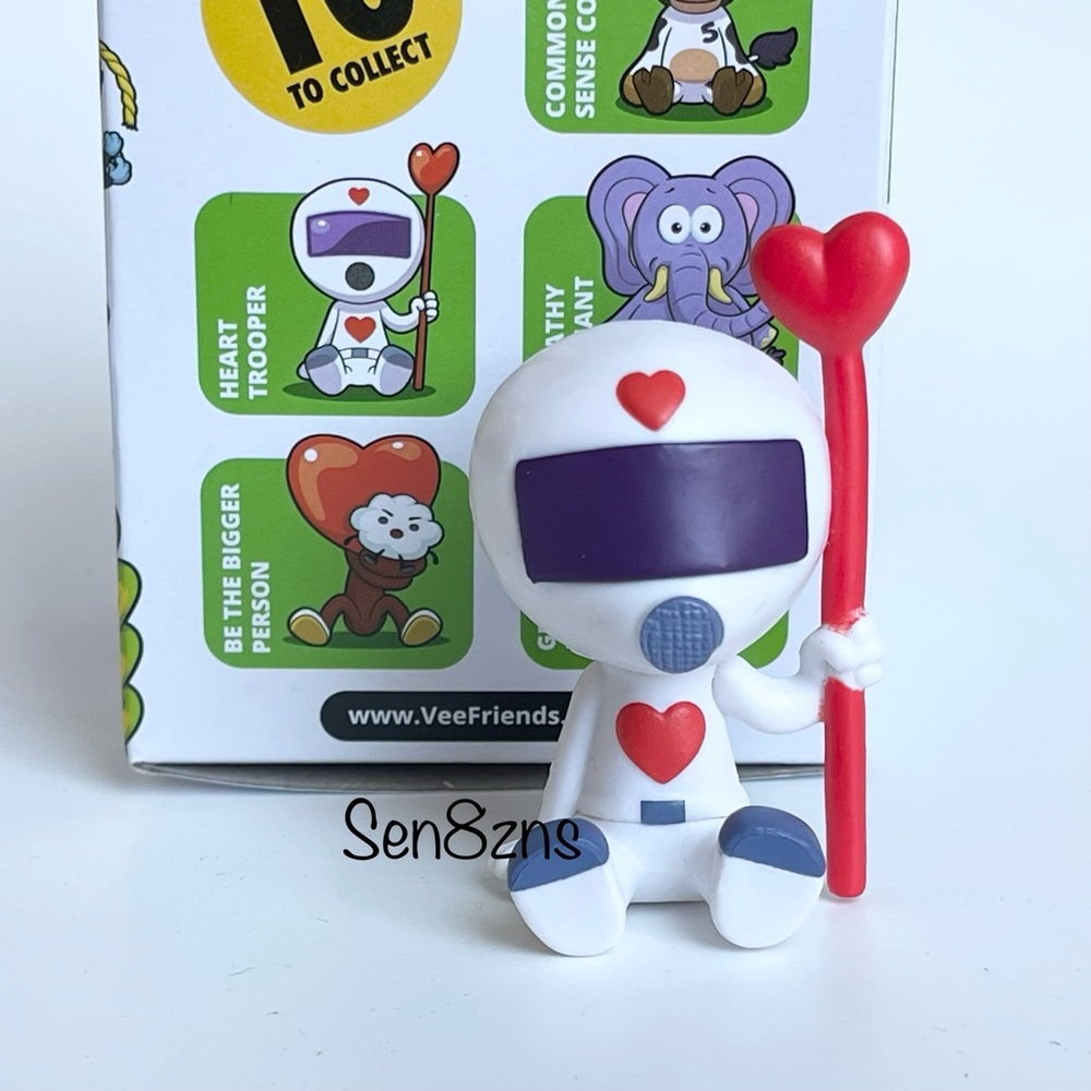 Heart Trooper VeeFriends Toikido Collectible Mini Figure 2”